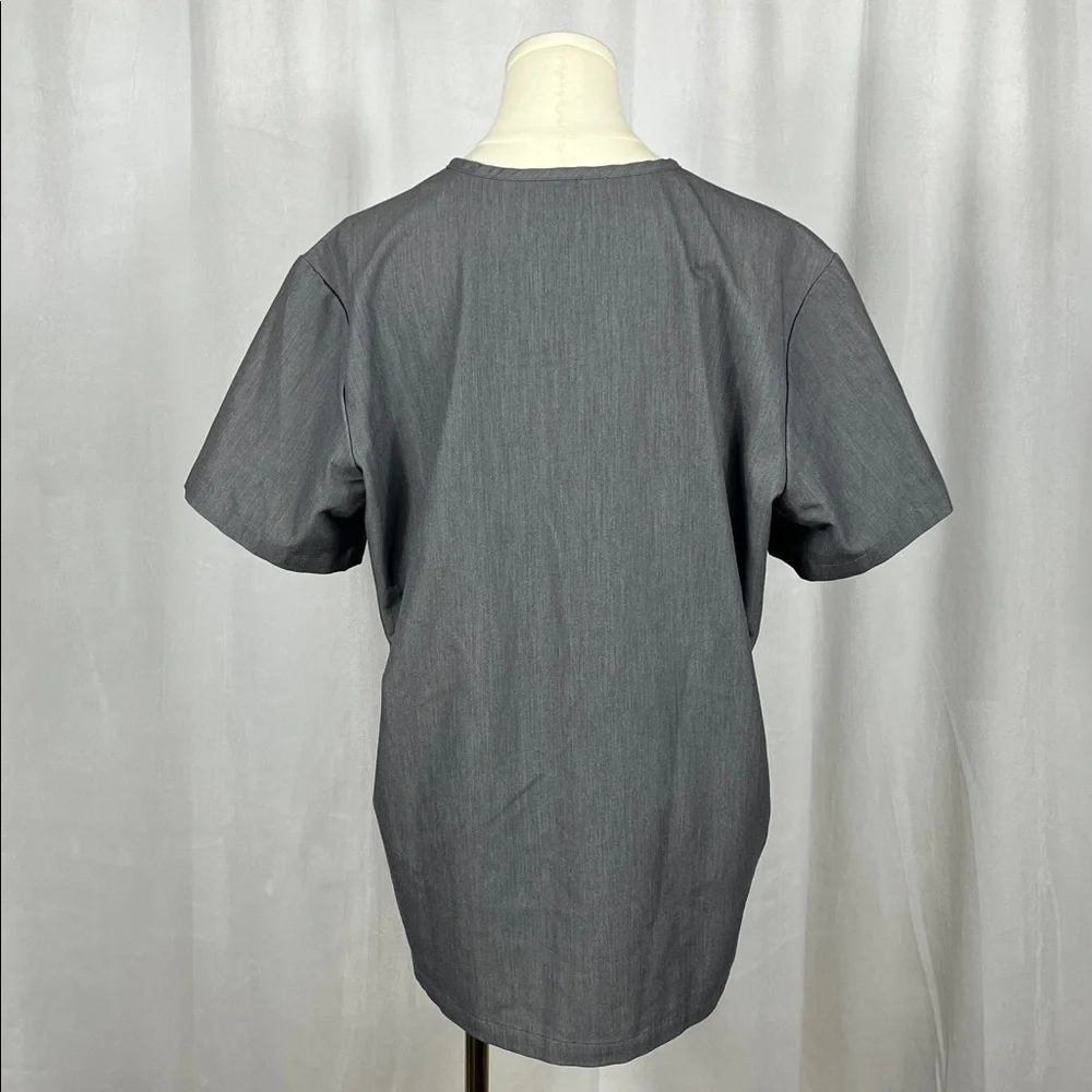 Men’s Chisec‎ Three-Pocket Scrub Top in Graphite Gray.